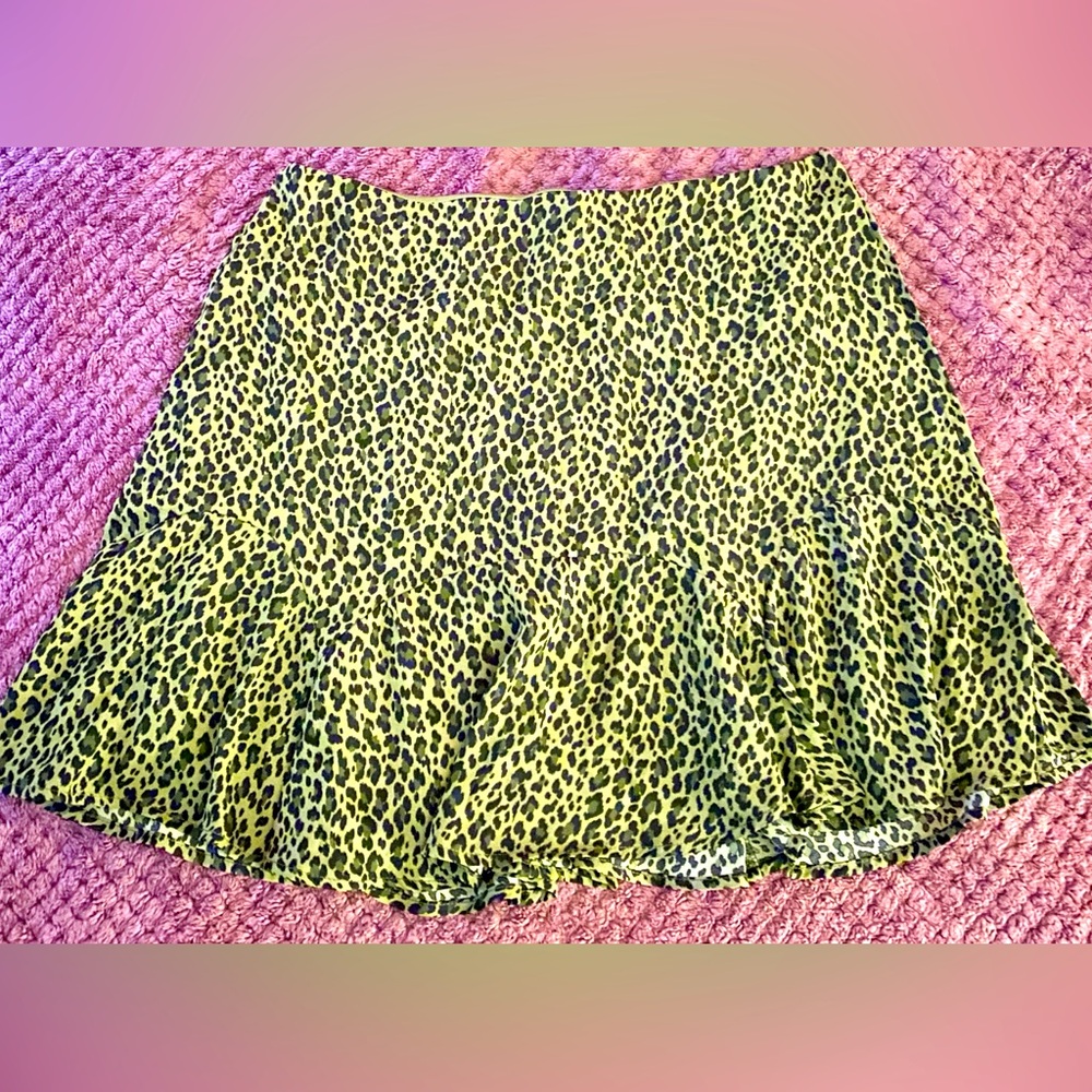 💚NWT 💚 Francessca’s Collection- Trixxi Green Leopard Print Chiffon Mini Skirt
